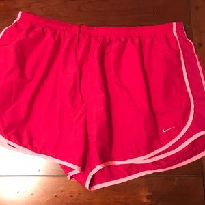 3X NIKE DRI FIT TEMPO SHORTS
